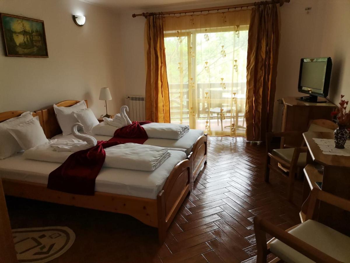 Hotel Wels Băltenii de Sus Esterno foto