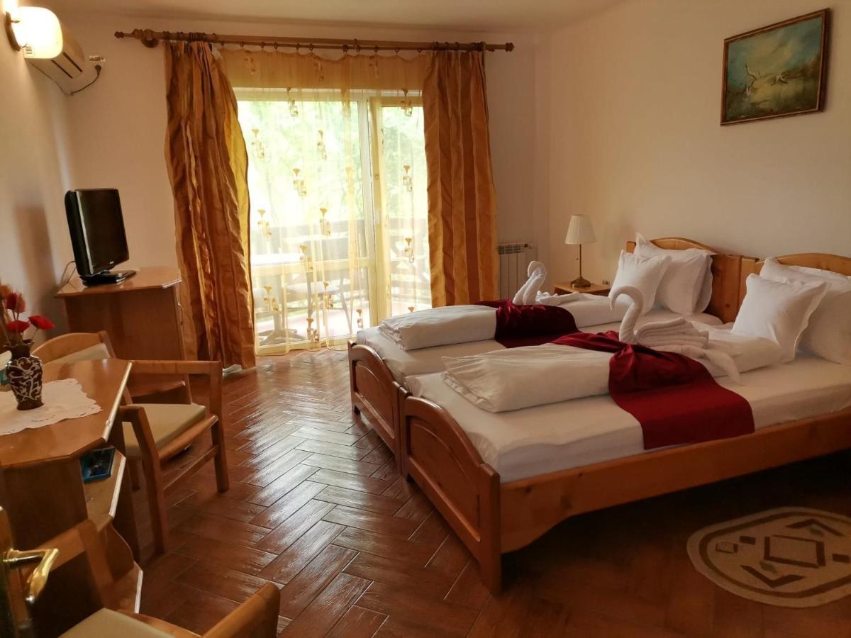 Hotel Wels Băltenii de Sus Esterno foto