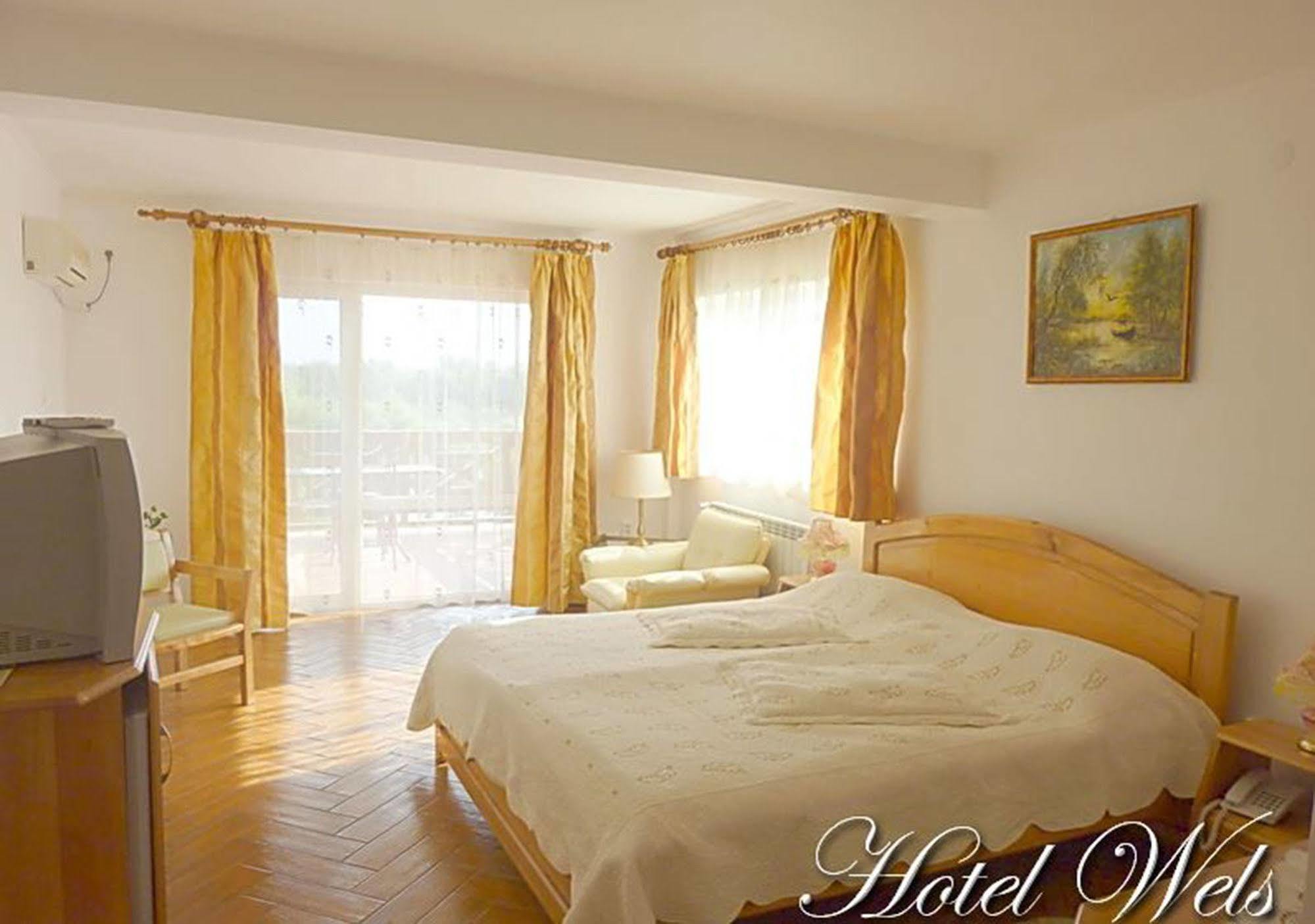 Hotel Wels Băltenii de Sus Esterno foto